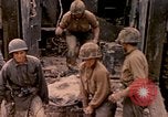 Immagine di Stati Uniti Marines Okinawa isole Ryukyu, 1945, secondo 56 filmato di repertorio 65675077496