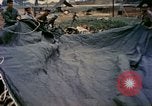 Standbild USA Soldaten Okinawa Ryukyu Inseln, 1945, aus Sekunde 10 historischem Filmmaterial Videoclip 65675077501