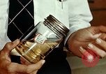 Standbild Dichloro-Diphenyl-Trichlorethan United States USA, 1944, aus Sekunde 13 historischem Filmmaterial Videoclip 65675077529