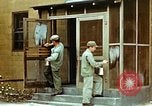 Image dichlorodiphényl-trichloroéthane United States USA, 1944, de la seconde 18 séquences d'archives historiques vidéo 65675077530