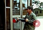 Image dichlorodiphényl-trichloroéthane United States USA, 1944, de la seconde 33 séquences d'archives historiques vidéo 65675077530