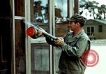 Image dichlorodiphényl-trichloroéthane United States USA, 1944, de la seconde 34 séquences d'archives historiques vidéo 65675077530