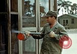Image dichlorodiphényl-trichloroéthane United States USA, 1944, de la seconde 40 séquences d'archives historiques vidéo 65675077530