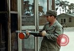 Image dichlorodiphényl-trichloroéthane United States USA, 1944, de la seconde 41 séquences d'archives historiques vidéo 65675077530
