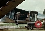 Image dichlorodiphényl-trichloroéthane United States USA, 1944, de la seconde 8 séquences d'archives historiques vidéo 65675077531