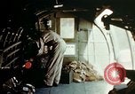 Image dichlorodiphényl-trichloroéthane United States USA, 1944, de la seconde 16 séquences d'archives historiques vidéo 65675077531