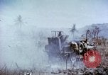 Standbild verwundete Marines Saipan Nördliche Marianen, 1945, aus Sekunde 5 historischem Filmmaterial Videoclip 65675077538