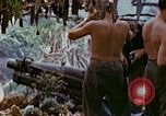 Standbild verwundete Marines Saipan Nördliche Marianen, 1945, aus Sekunde 7 historischem Filmmaterial Videoclip 65675077538