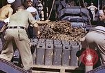 Standbild verwundete Marines Saipan Nördliche Marianen, 1945, aus Sekunde 26 historischem Filmmaterial Videoclip 65675077538