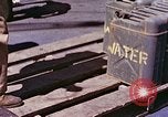 Standbild verwundete Marines Saipan Nördliche Marianen, 1945, aus Sekunde 30 historischem Filmmaterial Videoclip 65675077538