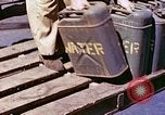 Standbild verwundete Marines Saipan Nördliche Marianen, 1945, aus Sekunde 32 historischem Filmmaterial Videoclip 65675077538