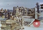 Standbild verwundete Marines Saipan Nördliche Marianen, 1945, aus Sekunde 45 historischem Filmmaterial Videoclip 65675077538