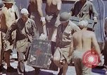 Standbild verwundete Marines Saipan Nördliche Marianen, 1945, aus Sekunde 47 historischem Filmmaterial Videoclip 65675077538