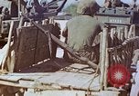 Standbild verwundete Marines Saipan Nördliche Marianen, 1945, aus Sekunde 55 historischem Filmmaterial Videoclip 65675077538