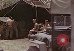 Standbild verwundete Marines Saipan Nördliche Marianen, 1945, aus Sekunde 57 historischem Filmmaterial Videoclip 65675077538