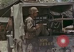 Standbild verwundete Marines Saipan Nördliche Marianen, 1945, aus Sekunde 59 historischem Filmmaterial Videoclip 65675077538