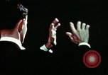 Standbild menschliche Hand United States USA, 1945, aus Sekunde 22 historischem Filmmaterial Videoclip 65675077547