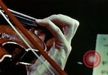 Standbild menschliche Hand United States USA, 1945, aus Sekunde 24 historischem Filmmaterial Videoclip 65675077547