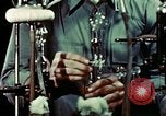Standbild menschliche Hand United States USA, 1945, aus Sekunde 28 historischem Filmmaterial Videoclip 65675077547