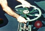 Standbild menschliche Hand United States USA, 1945, aus Sekunde 39 historischem Filmmaterial Videoclip 65675077547