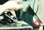 Standbild menschliche Hand United States USA, 1945, aus Sekunde 42 historischem Filmmaterial Videoclip 65675077547