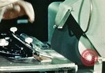 Standbild menschliche Hand United States USA, 1945, aus Sekunde 43 historischem Filmmaterial Videoclip 65675077547