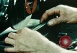 Standbild menschliche Hand United States USA, 1945, aus Sekunde 44 historischem Filmmaterial Videoclip 65675077547