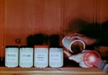 Standbild Pestkontrolle in Nordafrika Nordafrika, 1945, aus Sekunde 29 historischem Filmmaterial Videoclip 65675077554