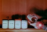 Standbild Pestkontrolle in Nordafrika Nordafrika, 1945, aus Sekunde 30 historischem Filmmaterial Videoclip 65675077554