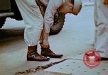 Standbild Pestkontrolle in Libyen 1945 Afrika, 1945, aus Sekunde 26 historischem Filmmaterial Videoclip 65675077556