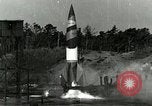 Standbild getarnt A-4 Rakete Peenemunde Deutschland, 1943, aus Sekunde 5 historischem Filmmaterial Videoclip 65675077604
