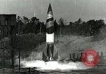 Standbild getarnt A-4 Rakete Peenemunde Deutschland, 1943, aus Sekunde 7 historischem Filmmaterial Videoclip 65675077604