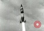 Standbild getarnt A-4 Rakete Peenemunde Deutschland, 1943, aus Sekunde 12 historischem Filmmaterial Videoclip 65675077604