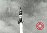 Standbild getarnt A-4 Rakete Peenemunde Deutschland, 1943, aus Sekunde 13 historischem Filmmaterial Videoclip 65675077604