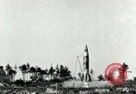 Standbild DEUTSCH A-4 Rakete starten Long Shot Peenemunde Deutschland, 1943, aus Sekunde 1 historischem Filmmaterial Videoclip 65675077607