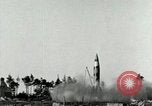 Standbild DEUTSCH A-4 Rakete starten Long Shot Peenemunde Deutschland, 1943, aus Sekunde 3 historischem Filmmaterial Videoclip 65675077607