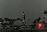 Standbild DEUTSCH A-4 Rakete Peenemunde Deutschland, 1943, aus Sekunde 3 historischem Filmmaterial Videoclip 65675077609