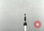 Standbild V-2 Rakete starten mit Rauch Peenemunde Deutschland, 1943, aus Sekunde 7 historischem Filmmaterial Videoclip 65675077610