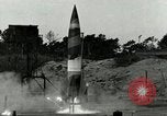 Standbild DEUTSCH A-4 Rakete Peenemunde Deutschland, 1943, aus Sekunde 3 historischem Filmmaterial Videoclip 65675077611