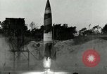 Standbild DEUTSCH A-4 Rakete Peenemunde Deutschland, 1943, aus Sekunde 5 historischem Filmmaterial Videoclip 65675077611