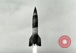 Standbild DEUTSCH A-4 Rakete Peenemunde Deutschland, 1943, aus Sekunde 7 historischem Filmmaterial Videoclip 65675077611