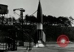 Standbild DEUTSCH A-4 Rakete Peenemunde Deutschland, 1943, aus Sekunde 10 historischem Filmmaterial Videoclip 65675077612