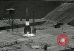 Standbild DEUTSCH A-4 Rakete Peenemunde Deutschland, 1943, aus Sekunde 3 historischem Filmmaterial Videoclip 65675077615
