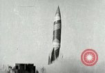 Standbild DEUTSCH A-4 Rakete Peenemunde Deutschland, 1943, aus Sekunde 5 historischem Filmmaterial Videoclip 65675077616