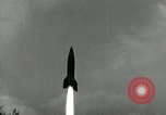 Standbild DEUTSCH A-4 Rakete Peenemunde Deutschland, 1943, aus Sekunde 20 historischem Filmmaterial Videoclip 65675077617