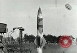 Standbild DEUTSCH A-4 Rakete Peenemunde Deutschland, 1944, aus Sekunde 9 historischem Filmmaterial Videoclip 65675077619