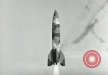 Standbild DEUTSCH A-4 Rakete Peenemunde Deutschland, 1944, aus Sekunde 10 historischem Filmmaterial Videoclip 65675077619