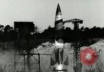 Standbild DEUTSCH A-4 Rakete Peenemunde Deutschland, 1944, aus Sekunde 5 historischem Filmmaterial Videoclip 65675077620