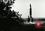 Standbild DEUTSCH A-4 Rakete Peenemunde Deutschland, 1944, aus Sekunde 3 historischem Filmmaterial Videoclip 65675077622