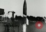 Standbild DEUTSCH A-4 Rakete Peenemunde Deutschland, 1944, aus Sekunde 5 historischem Filmmaterial Videoclip 65675077625